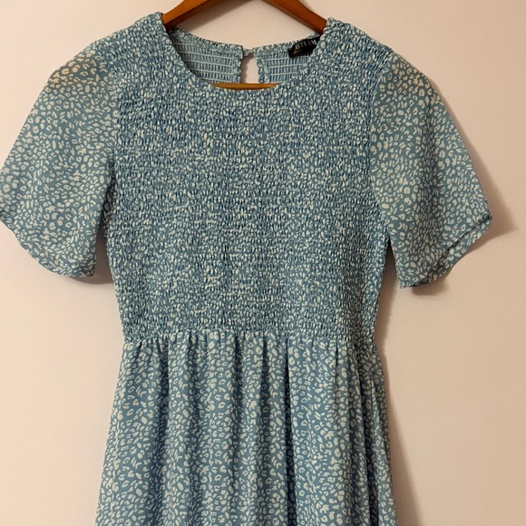 Light Blue Floral Tiered Maxi Dress with Short Sleeves - Picture 2 of 4